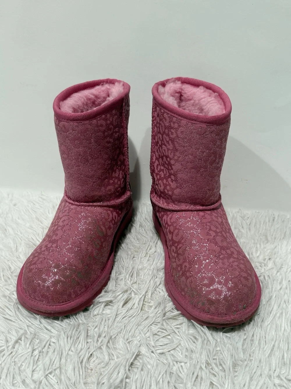 UGG  Girls Classic II Pink Glitter Leopard  Boots Size:3